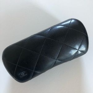 Large leather CHANEL case in Mint condition!